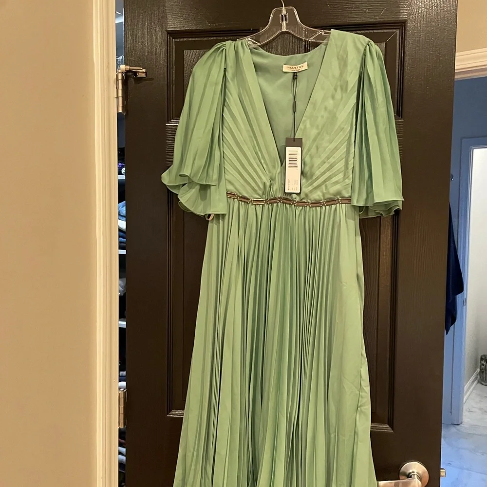 NWT Halston Heritage Cape empire waist dress in meadow green size 4 - Picture 6 of 8